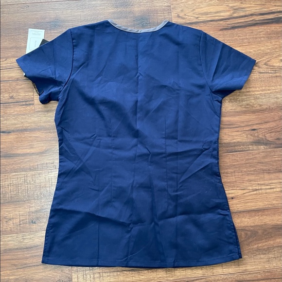Grey’s Anatomy scrub top - Picture 2 of 2